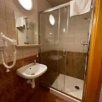 Πανσιόν Maniek
